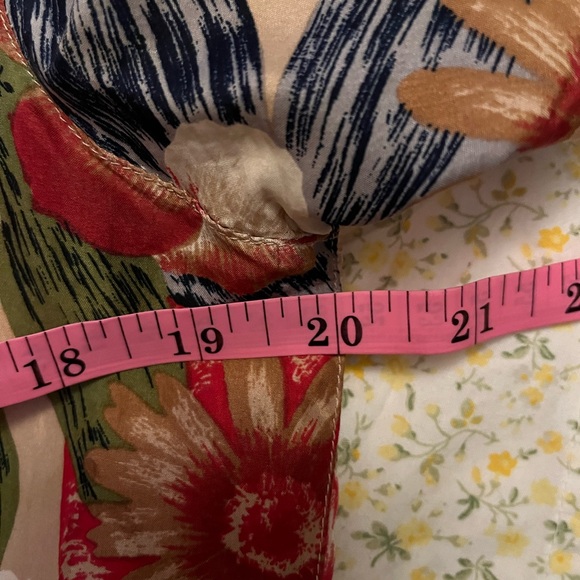 August Silk 100% Silk Floral Tropical Button Down - Picture 4 of 5